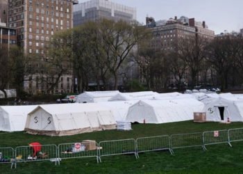 Dünyaca ünlü parka sahra hastanesi kuruldu