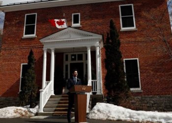 Trudeau'dan karantinada basın toplantısı