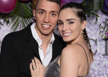 Muslera ve eşinden aile arası kutlama