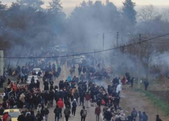 Mültecilere kapılar açıldı, AB tutuştu