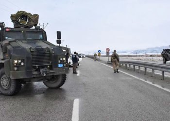 Ağrı'da Gürbulak Gümrük Müdürlüğü aracına roketli saldırı