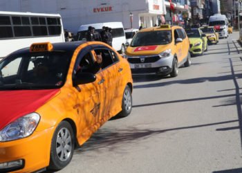 Türkiye Mehmetçik için tek yürek