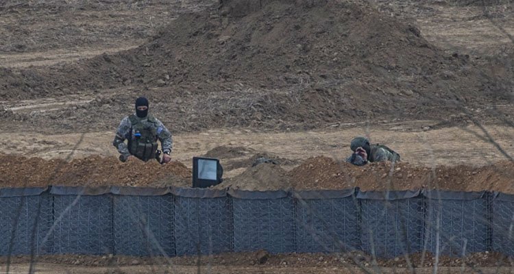 Yunanistan sınır hattına hudut birlikleri siper kazıyor