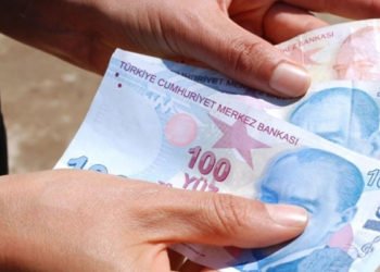 Üniversite öğrencilerinin bursları hesaplara yatırılmaya başlandı