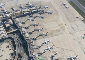 Atatürk Havalimanı apronu uçaklarla doldu