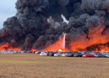 3 bin 500 araç kül oldu