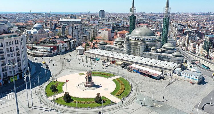 Beyoğlu'nda bazı caddeler yaya trafiğine kapatıldı