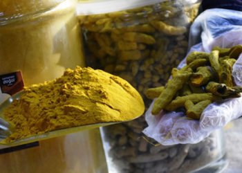 Zerdeçal satışları arttı, uzmanlar 'dozaj' uyarısı yaptı