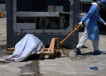 Karantinaki kentte 500 ceset toplandı