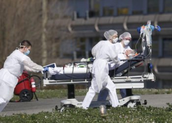 İspanya'da 24 saatte 864 ölüm daha