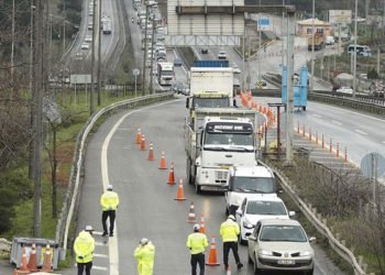 İstanbul'un giriş ve çıkışlarında denetimler sürüyor