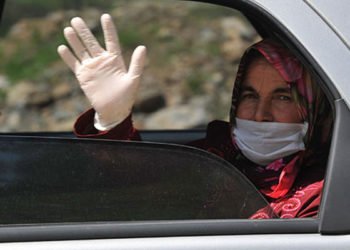 İçim yanıyor, dışım donuyordu