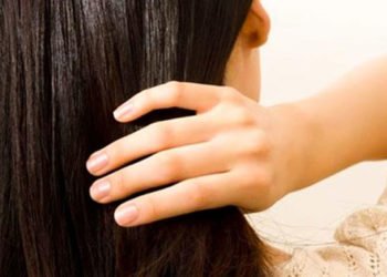 Koronavirüste yeni tehlike: Saçınıza dokunmayın!