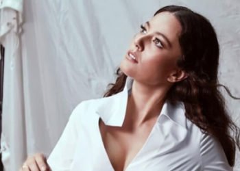 Pelin Akil de sosyal medyadaki akıma katıldı