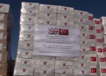 İngiltere, sevkiyatı garantilemeden Türkiye’den koruyucu ekipman geleceğini açıklamış