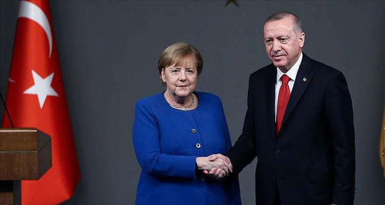 Erdoğan ve Merkel telefonda görüştü
