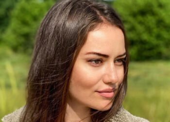 Fahriye Evcen'in fotoğrafına bebek iddiası!