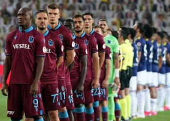 Kadıköy'de fırtına: Trabzonspor finalde