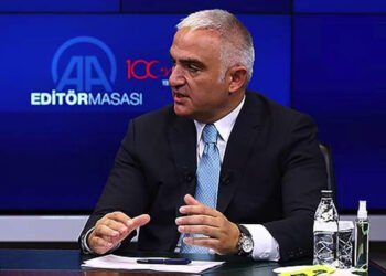 Bakan Ersoy: Havaalanlarında koronavirüs test merkezleri açılacak