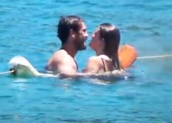 Aras Bulut İynemli sevgilisi Bige Önal ile aşk tazeledi