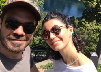 Kenan Doğulu'dan Beren Saat'e: Can kenarında yerin hep sevda yanı