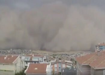 Ankara'da kum fırtınası: 6 yaralı