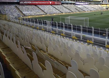 İlk devrede lig maçları seyircisiz oynanacak