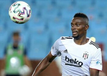 Beşiktaş'ta Bernard Mensah'ın koronavirüs testi pozitif çıktı