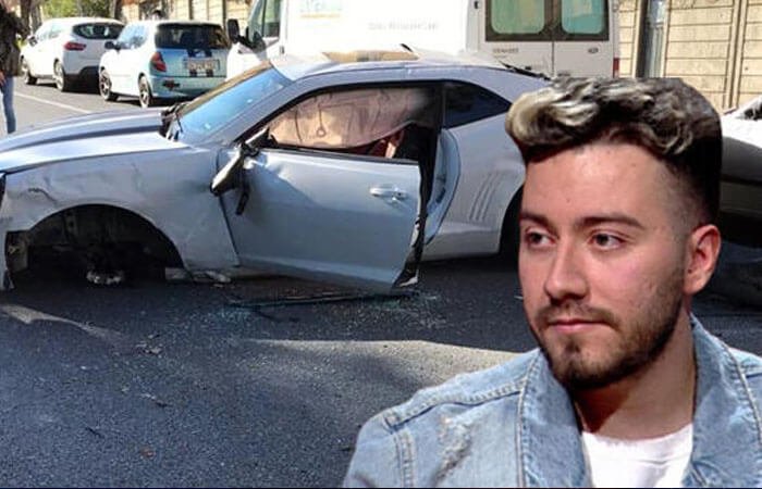 Enes Batur Etiler'de bir ağaca çarptı, otomobili kullanılamaz hale geldi!