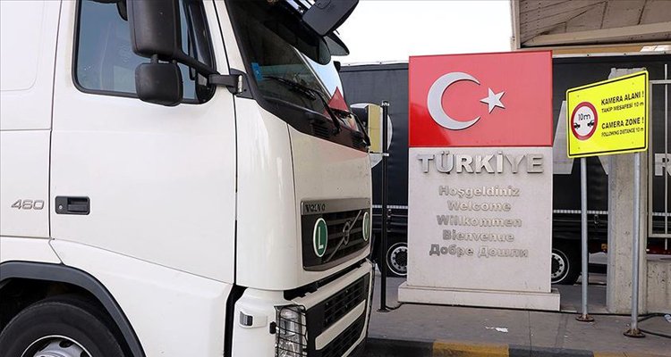 Ticaret Bakanı Pekcan: Avrupa'ya açılan sınır kapılarında tır geçiş rekoru kırıldı