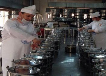 Üsküdar Belediyesi Aşevi'nden ihtiyaç sahiplerine hergün sıcak yemek