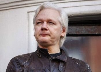 ABD’nin katliamlarını ortaya çıkaran Assange’ın iadesi davasında karar günü