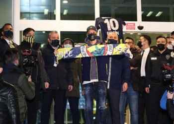 Mesut Özil İstanbul'da: Bir rüya benim için de gerçekleşiyor
