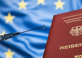 Gerçeğe dönüşen bir komplo teorisi: Aşı pasaportu